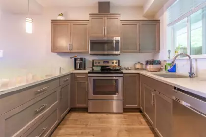 Kitchen Island Photo of 86 6026 Lindeman Street, Chilliwack, BC