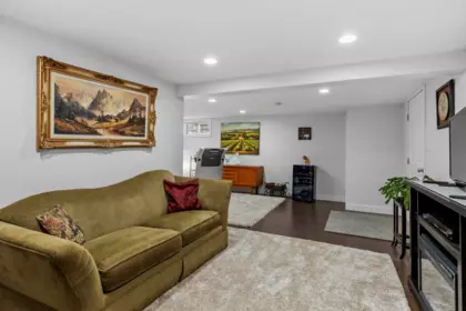 Basement Recreation Room Photo of 33469 5th Avenue, Mission, BC