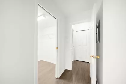 Mudroom Photo of 1101 9623 Manchester Drive, Burnaby, BC