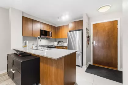 110 5889 Irmin Street, Burnaby, BC, Burnaby — Apartment/Condo for sale