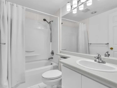 Powder Room Photo of 204 876 W 16th Avenue, Vancouver, BC