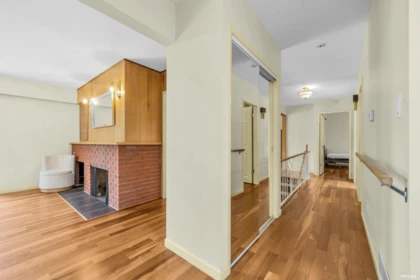 Kitchen Island Photo of 568 St. Giles Road, West Vancouver, BC