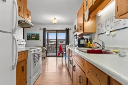 Kitchen Island Photo of 60 7455 Huron Street, Chilliwack, BC