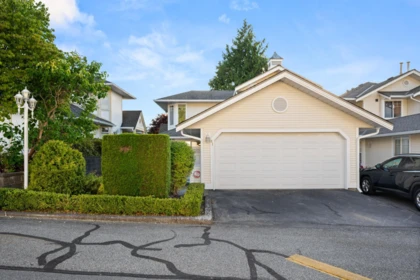 81 8737 212 Street, Langley, BC, Langley — Townhouse for sale