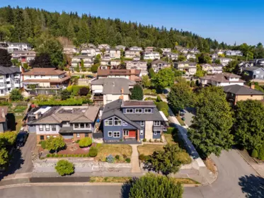 Fitness Center Photo Near 7347 Queenston Court, Burnaby, BC