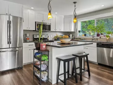 Kitchen Island Photo of 10 32151 Lougheed Highway, Mission, BC