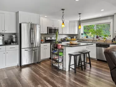 Kitchen Photo of 10 32151 Lougheed Highway, Mission, BC