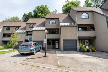 8514 Woodtrail Place, Burnaby, BC, Burnaby — Townhouse for sale