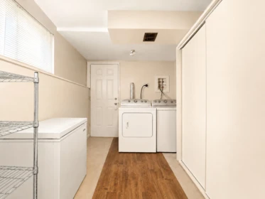 Basement Recreation Room Photo of 8259 10th Avenue, Burnaby, BC