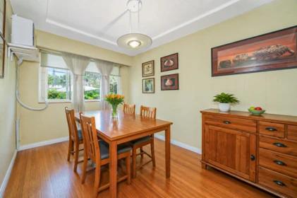 Breakfast Nook Photo of 8259 10th Avenue, Burnaby, BC