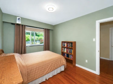 Hallway Photo of 8259 10th Avenue, Burnaby, BC