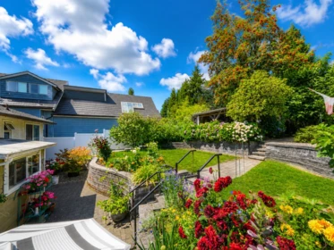 Hot Tub / Spa Photo of 8259 10th Avenue, Burnaby, BC