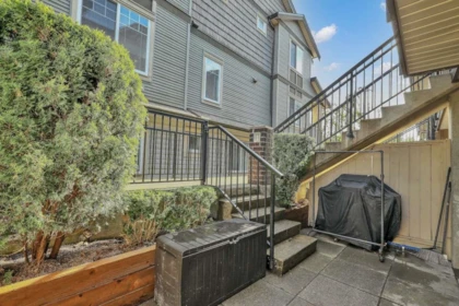Hallway Photo of 108 13958 108 Avenue, Surrey, BC