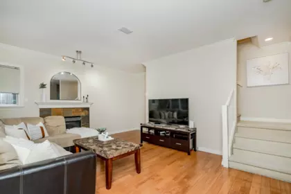 10 7060 Bridge Street, Richmond, BC, Richmond — Apartment/Condo for sale