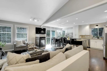 Kitchen Island Photo of 2028 Saskatchewan Avenue, Port Coquitlam, BC