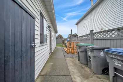 Outdoor Deck Photo of 7478 123 Street, Surrey, BC