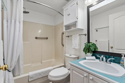 Mudroom Photo of 10 65367 Kawkawa Lake Road, Hope, BC