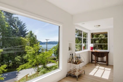 915 Marine Drive, Gibsons, BC, Gibsons — Single Family Residence for sale