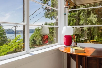 Kitchen Island Photo of 915 Marine Drive, Gibsons, BC