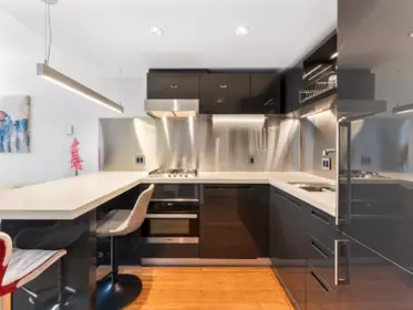 Kitchen Photo of 2011 777 Richards Street, Vancouver, BC