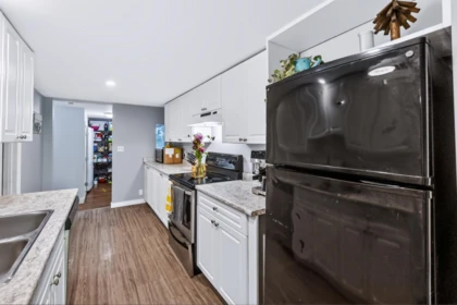 Garage Interior Photo of 3525 Mckinley Court, Abbotsford, BC