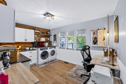 Guest Bathroom Photo of 3525 Mckinley Court, Abbotsford, BC