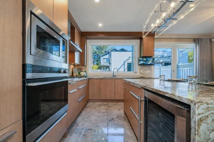 Kitchen Island Photo of 6576 Yew Street, Vancouver, BC