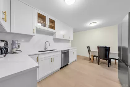 Kitchen Island Photo of 1382 Sutherland Avenue, Port Coquitlam, BC