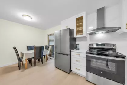 Kitchen Photo of 1382 Sutherland Avenue, Port Coquitlam, BC