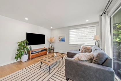 Breakfast Nook Photo of 206 327 W 2nd Street, North Vancouver, BC
