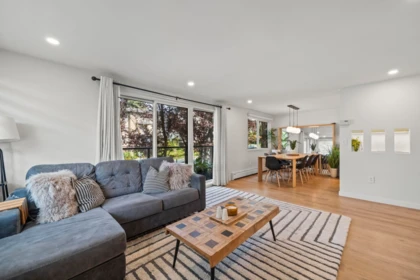 206 327 W 2nd Street, North Vancouver, BC, North Vancouver — Apartment/Condo for sale