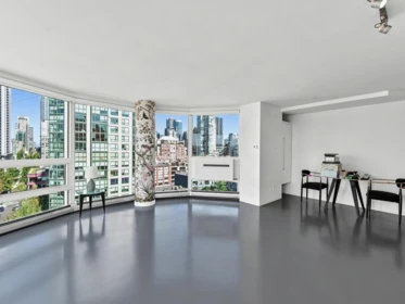 Dining Area Photo of 15C 199 Drake Street, Vancouver, BC