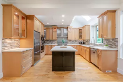 Kitchen Island Photo of 18589 55 Avenue, Surrey, BC