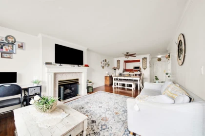 Kitchen Photo of 102 9765 140 Street, Surrey, BC