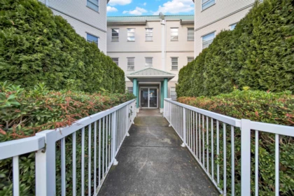 102 9765 140 Street, Surrey, BC, Surrey — Apartment/Condo for sale
