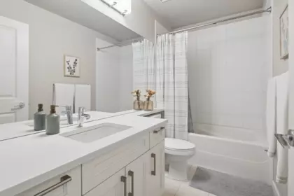 Entry Foyer Photo of 32 3039 156 Street, Surrey, BC