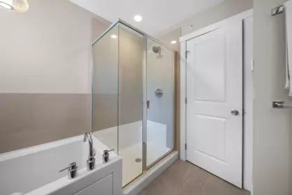 Entry Foyer Photo of 23 35298 Marshall Road, Abbotsford, BC