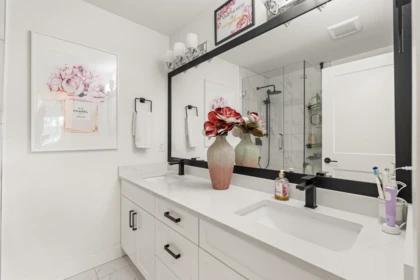 Entry Foyer Photo of 13 4771 224 Street, Langley, BC