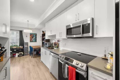 Hallway Photo of 206 2389 Hawthorne Avenue, Port Coquitlam, BC