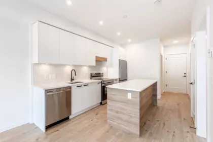 Kitchen Island Photo of 401 33920 Best Avenue, Mission, BC