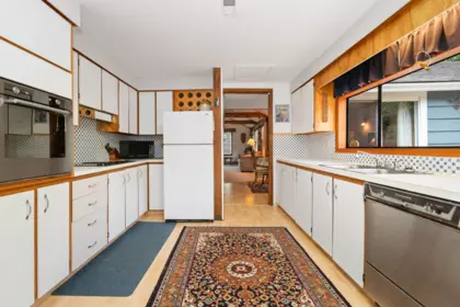 Basement Recreation Room Photo of 555 Glenaire Drive, Hope, BC