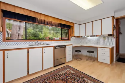 Laundry Room Photo of 555 Glenaire Drive, Hope, BC