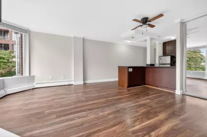 Family Room Photo of 313 950 Drake Street, Vancouver, BC