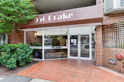 Garden / Landscaping Photo of 313 950 Drake Street, Vancouver, BC