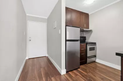 Guest Bathroom Photo of 313 950 Drake Street, Vancouver, BC