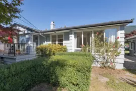 915 Wentworth Avenue, North Vancouver, BC