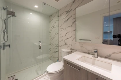 607 3280 Corvette Way, Richmond, BC, Richmond — Apartment/Condo for sale