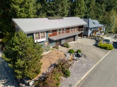 Backyard Photo of 4 4622 Sinclair Bay Road, Garden Bay, BC