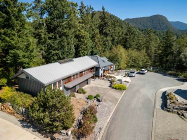 Outdoor Deck Photo of 4 4622 Sinclair Bay Road, Garden Bay, BC