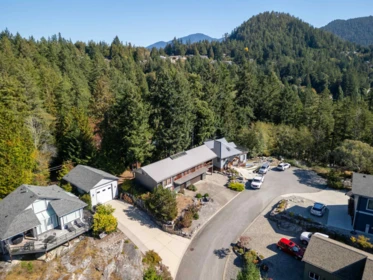 Outdoor Patio Photo of 4 4622 Sinclair Bay Road, Garden Bay, BC